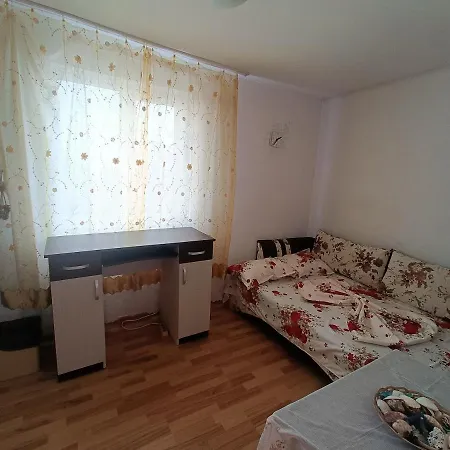 Apartament Iva * スリナ